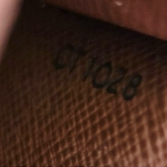 Louis Vuitton monogram pouch/ cigarette case - Picture 8 of 8